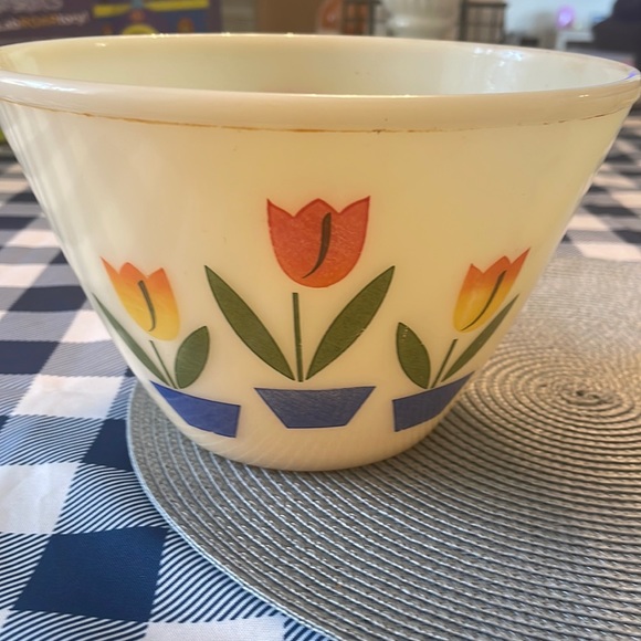 Set of 2 Fire King Oven Bowls - Picture 3 of 6